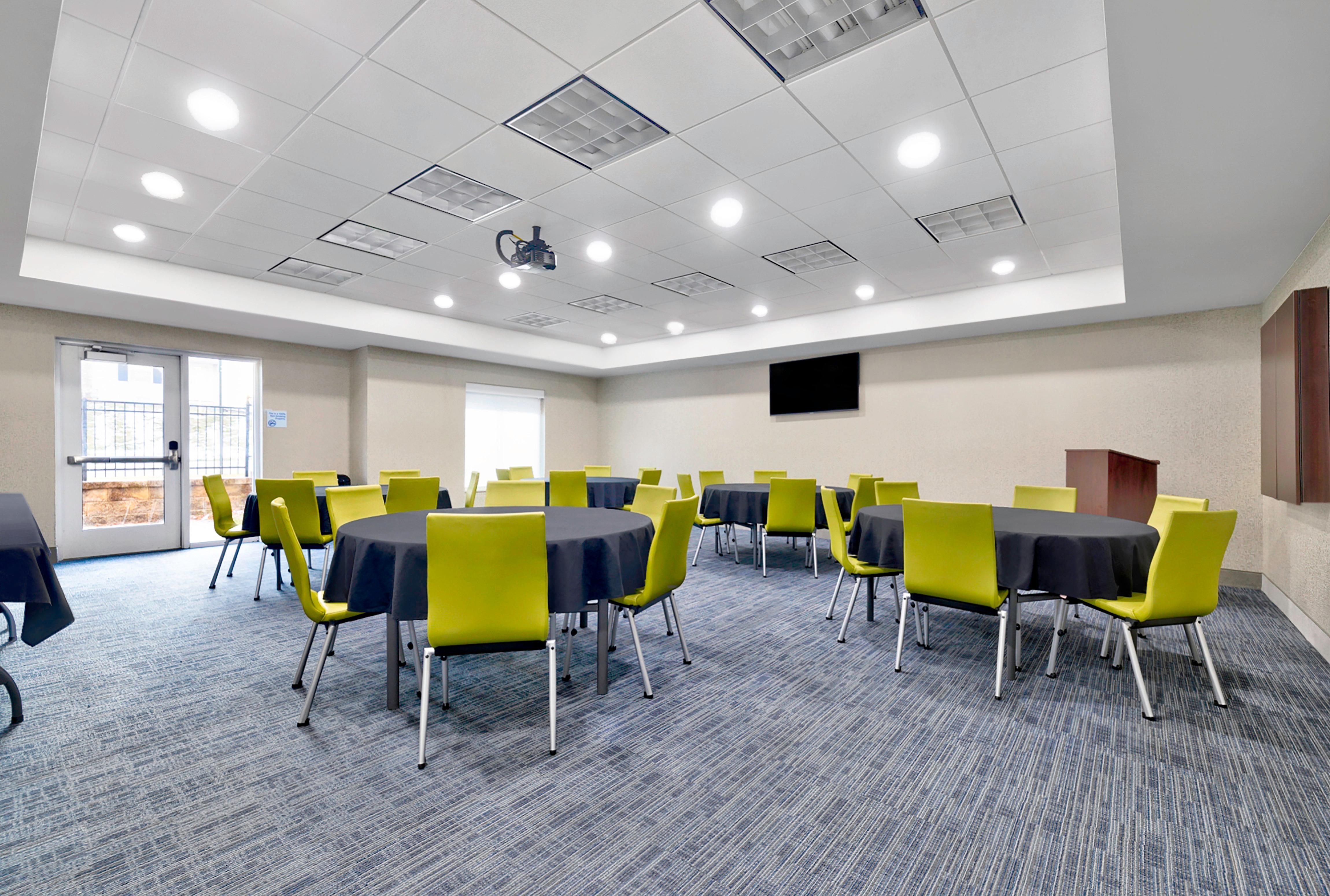Holiday Inn Express Hotel & Suites Kansas City - Grandview By Ihg Exterior photo